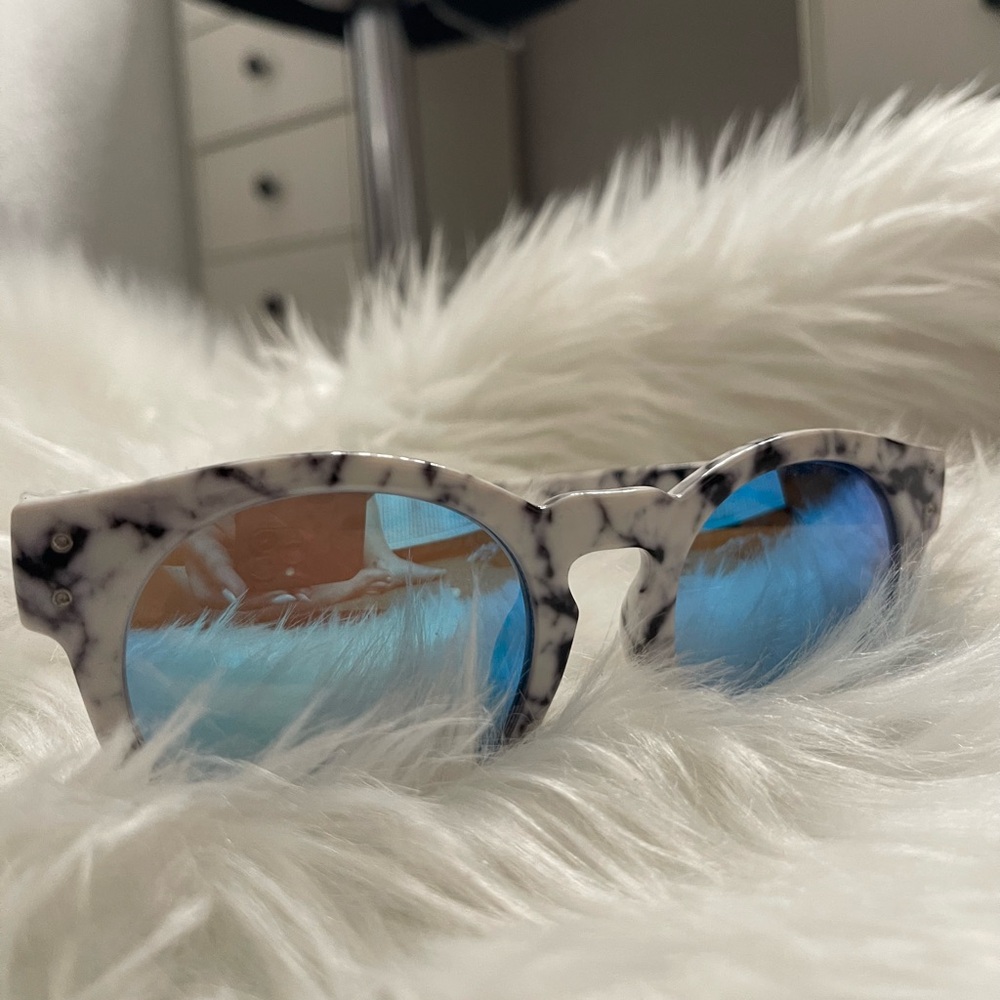 Quay high emotion marble sunglasses with blue lenses